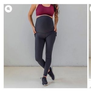 FOREST GREEN - Senita Athletics Maternity Leggings Size M